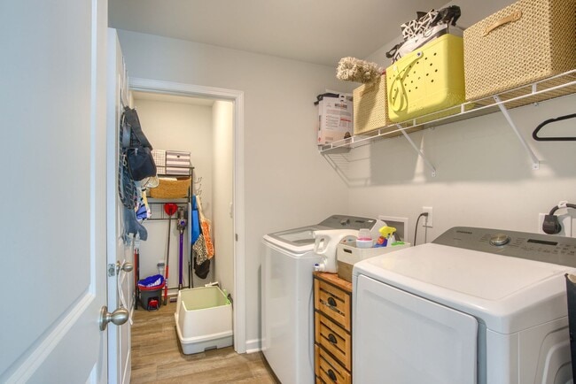 Building Photo - Charming 4-Bedroom Home in Desirable Water...