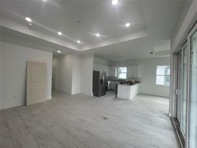 Building Photo - 187 Sesame Rd E