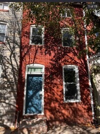 Building Photo - Gough