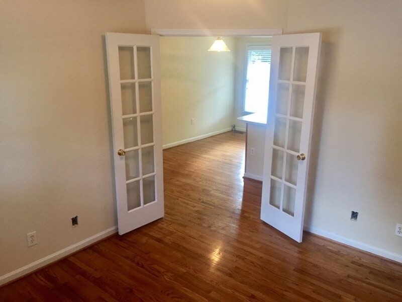 Building Photo - 209 S McPherson Church Rd