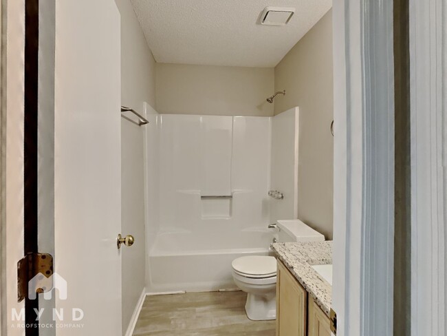 Building Photo - 10983 Morning Dove Dr