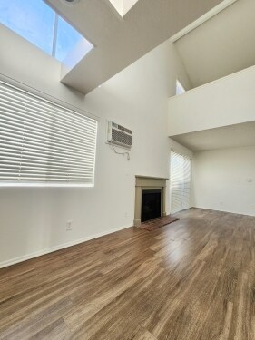 Interior Photo - 3619 Clarington Ave