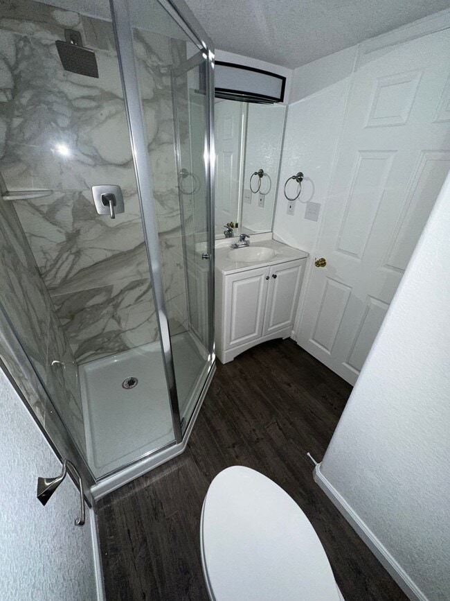 Building Photo - LOCATION LOCATION!! Open and inviting 3-be...