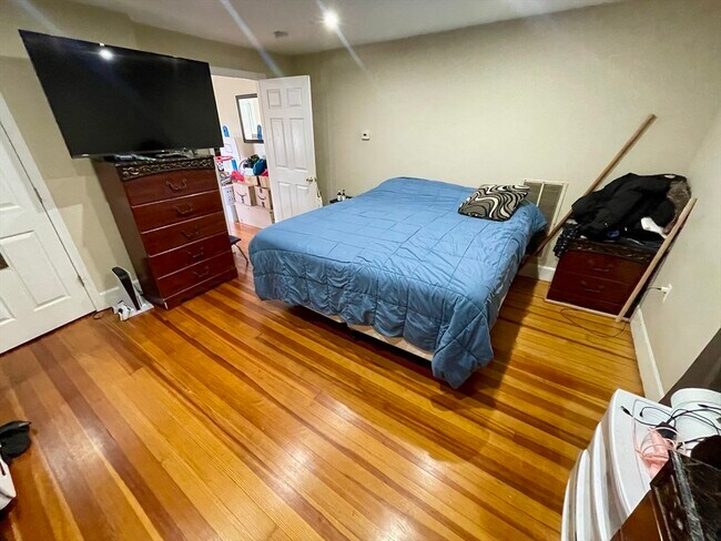 Building Photo - 54 West St