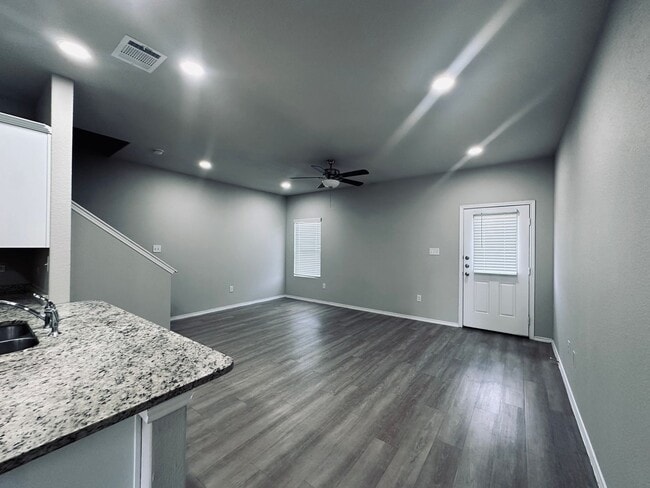 Building Photo - 7356 Misty Ridge Dr