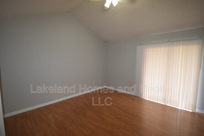 Building Photo - 450 Market Square E