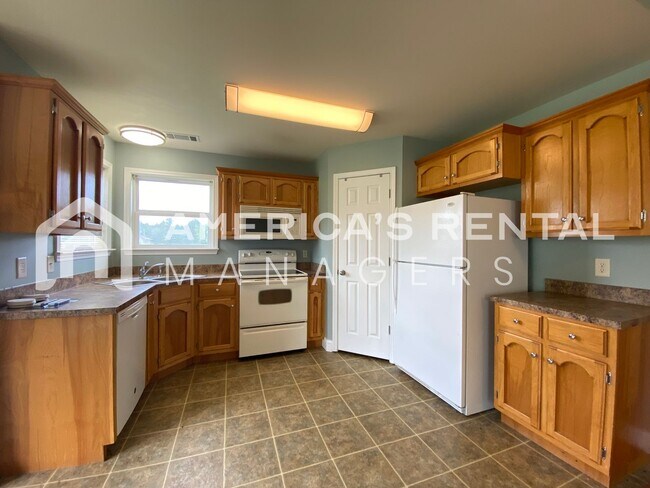 Building Photo - 1475 Beardens Farm Rd
