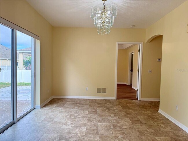 Building Photo - 2521 Maylin Dr