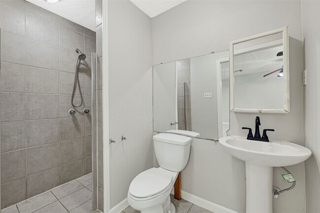 Building Photo - 8619 Arranmore Ln