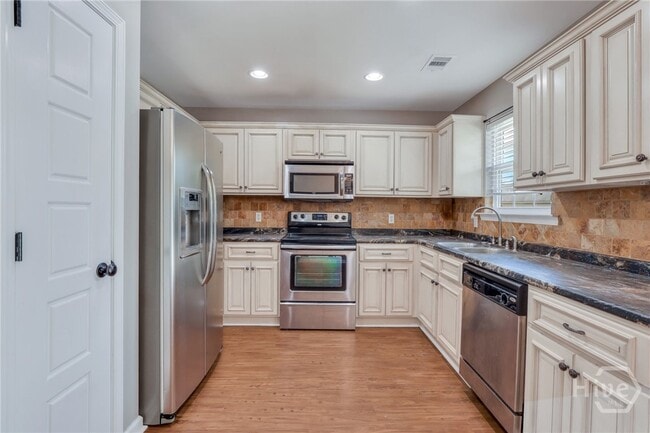 Building Photo - 205 Abigail Cir