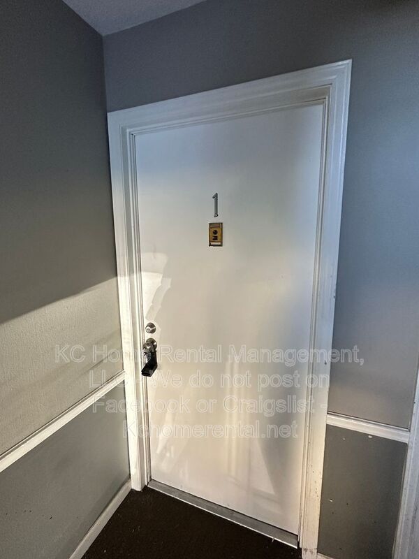 Building Photo - 8725 Countryshire Ln