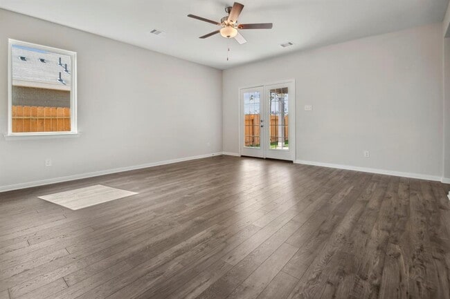 Building Photo - 15854 Berry Hl Dr
