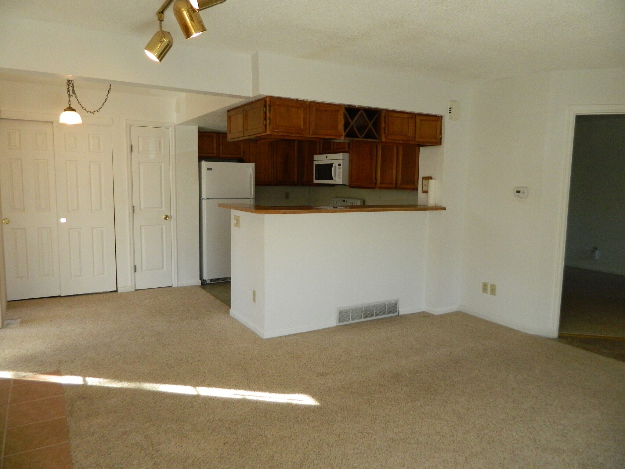 Building Photo - 6036 Gunbarrel Ave