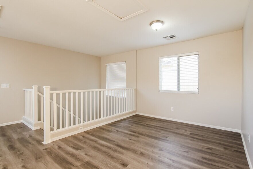 Building Photo - 9316 W Cordes Rd