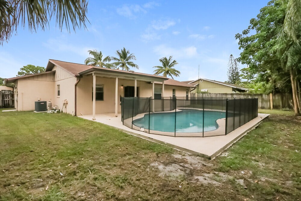 Building Photo - 1162 Fernlea Dr