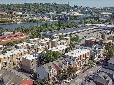 Building Photo - 1916 Wharton St