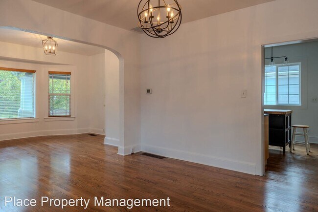 Building Photo - 4 br, 2 bath House - 1134 SE Marion St. Un...