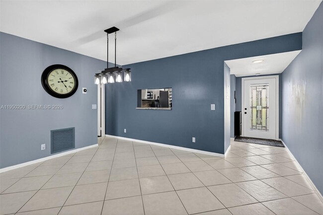 Building Photo - 13100 SW 11th Ct