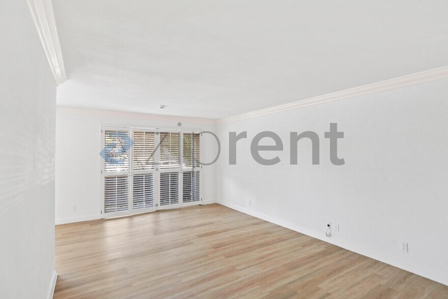Building Photo - Unit 103