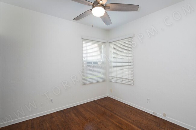 Building Photo - *OPEN HOUSE: 8/30 10-11AM* Cottage in Paci...