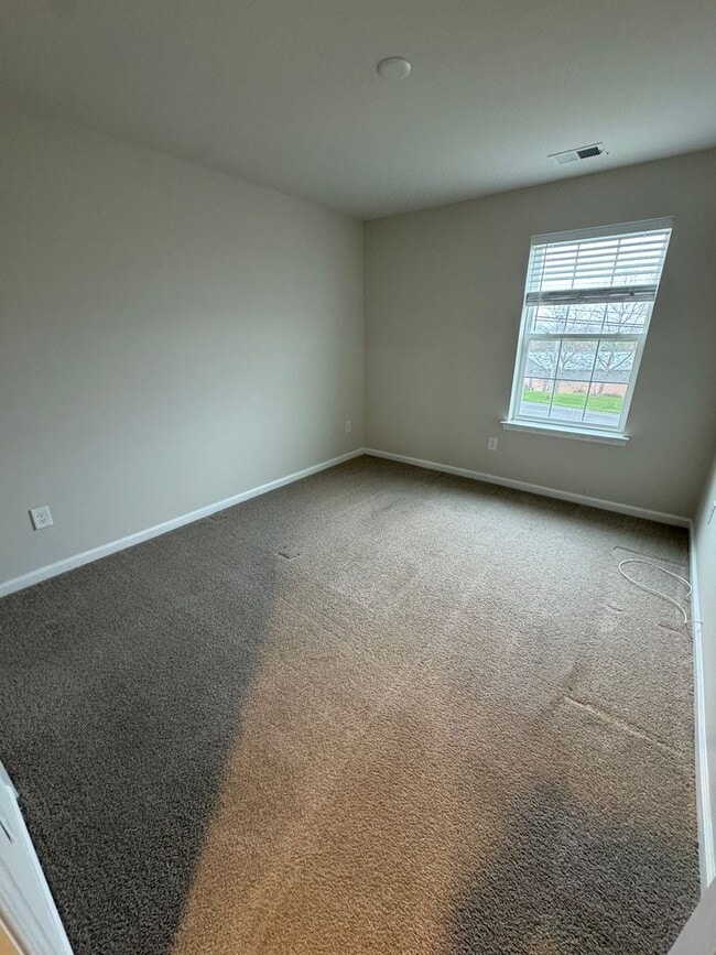 Building Photo - THREE BEDROOM NEW CONSTRUCTION PARKLAND SCHOOLS Townhome