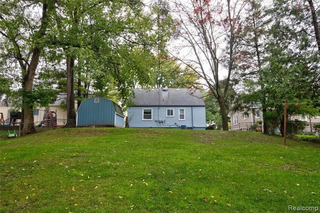 Building Photo - 249 S Chocolay Ave