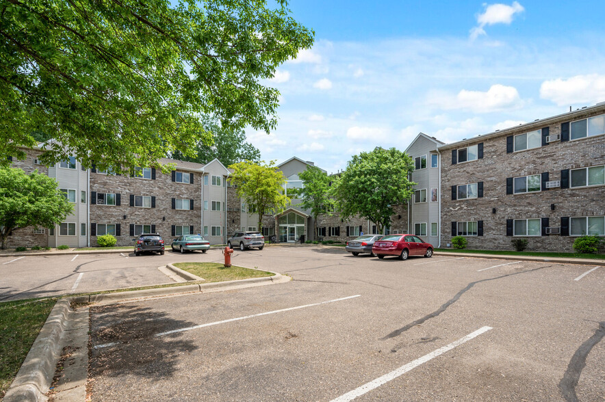 Creekside Commons - Creekside Commons Apartments