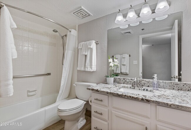 Building Photo - 7350 N Pima Rd