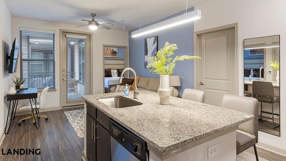 Building Photo - 2800 NE Green Oaks Blvd