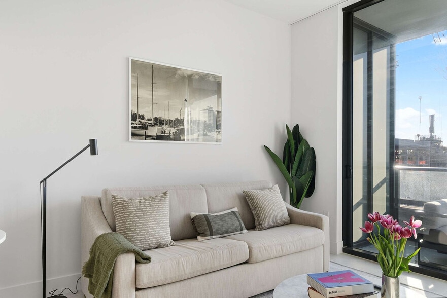 Building Photo - 159 NE 6th St