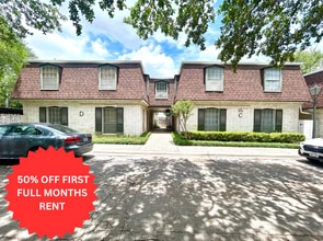 Building Photo - MOVE IN SPECIAL Upstairs Condo with Premium Amenities & Hardwood Floors!