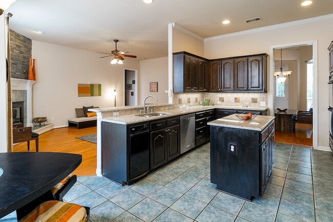 Building Photo - 7712 Brookview Ct