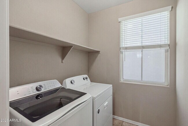 Building Photo - 674 W Flintlock Way