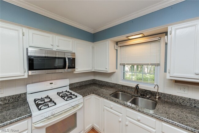 Building Photo - 33403 Cromwell Dr