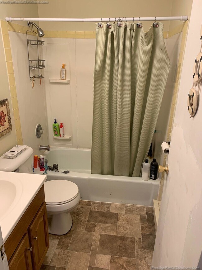 Building Photo - 39 Dinan Dr