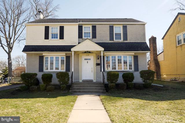 Building Photo - 224 Waverly Rd