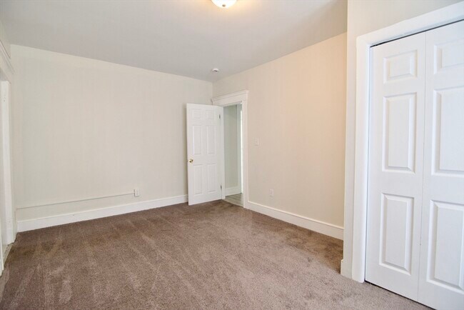 Building Photo - 58 Howes St