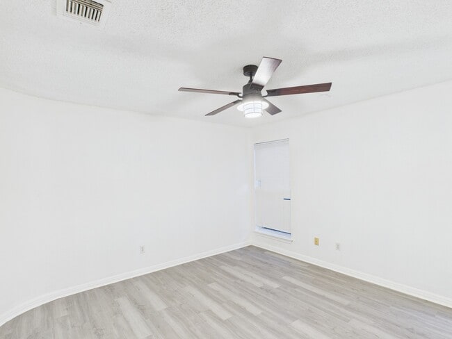 Building Photo - 7610 Hopewell Ln