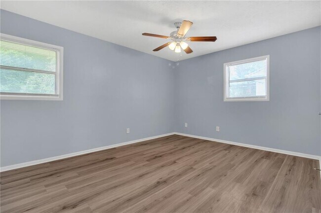 Building Photo - 2496 Shiloh Dr