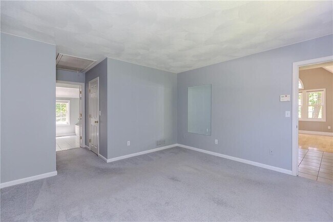 Building Photo - 102 Clinton Dr
