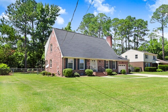 Building Photo - CHARMING 2-STORY BRICK HOME *Excellent Goldsboro Location* Lawn Care Included!