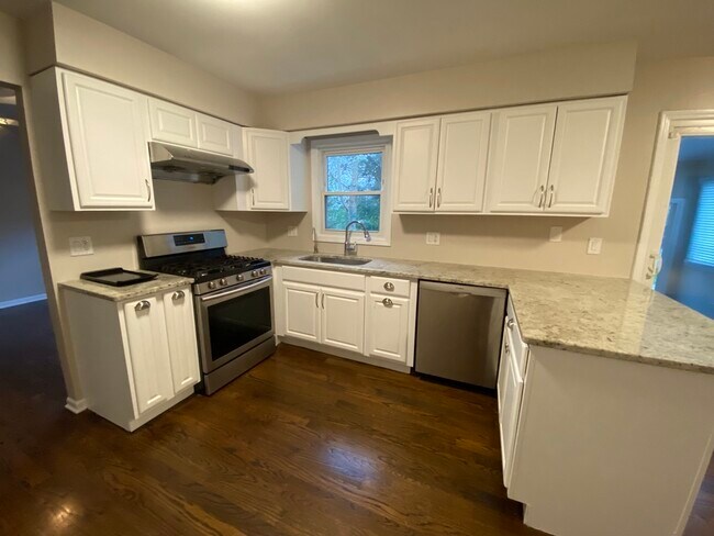 Building Photo - 1332 Culpepper Dr