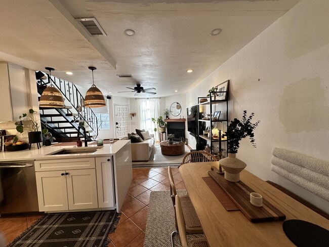 Building Photo - 1467 Everton Pl