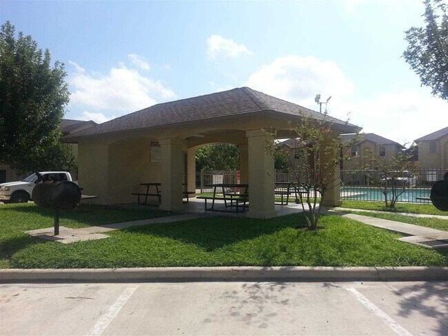 Building Photo - 9804 Cantera Ct