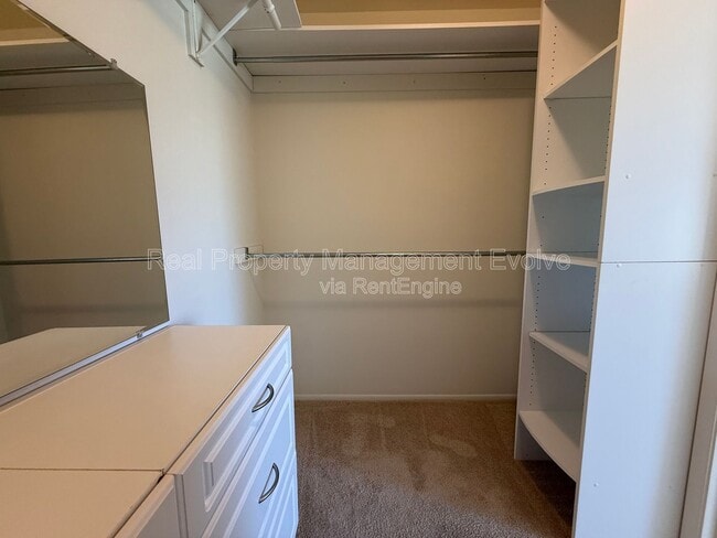 Building Photo - 4849 E Lake Point Cir