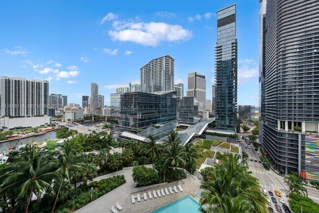 Building Photo - 88 SW 7th St