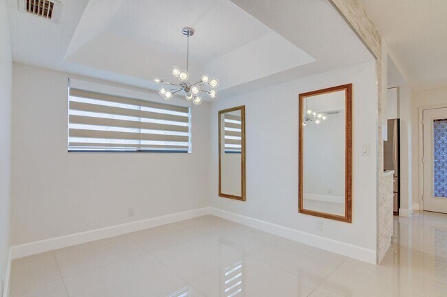 Building Photo - 15109 Ashland Dr