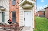 Building Photo - 2 Bed, 1.5 Bath located off of Brightside ...