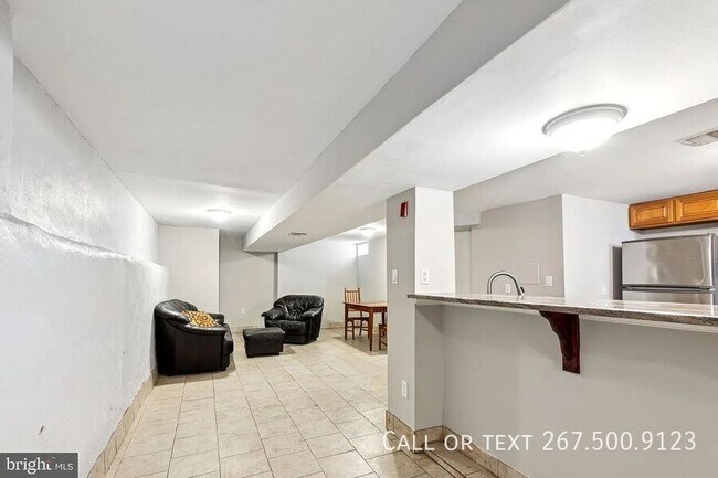 Building Photo - 3414 Spring Garden St