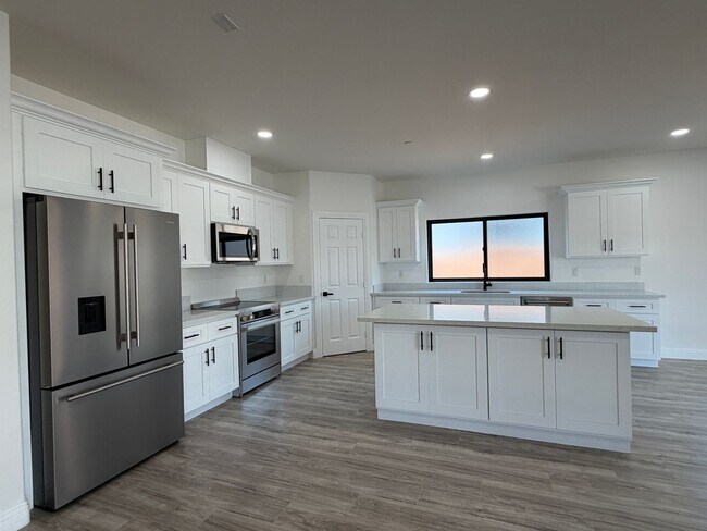 Building Photo - 4465 Gilchrist Dr